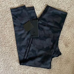 Black camo leggings *NEW* 90 Degree by Reflex